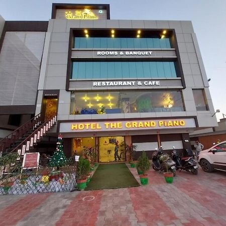 Hotel The Grand Piano - Best Business Hotel In Patan Bagian luar foto