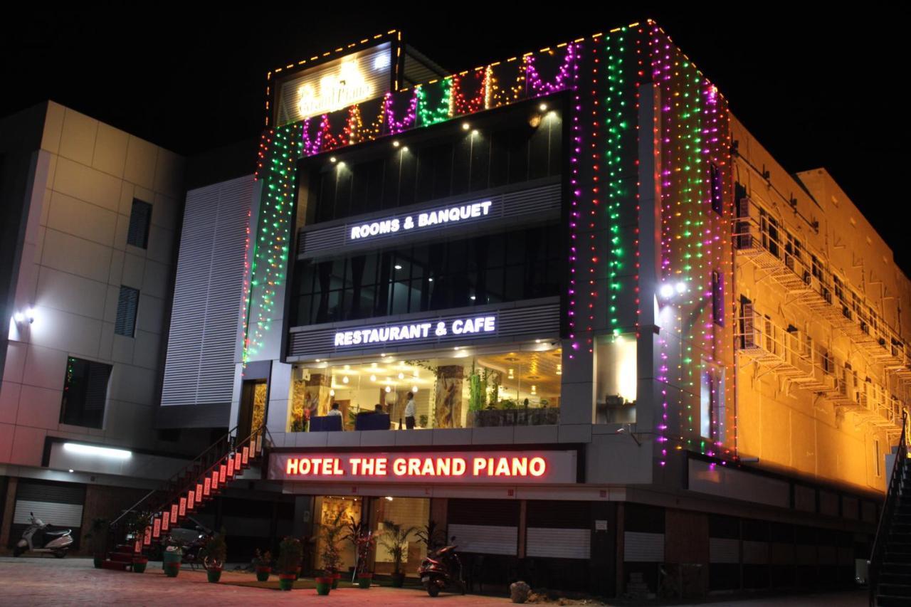 Hotel The Grand Piano - Best Business Hotel In Patan Bagian luar foto