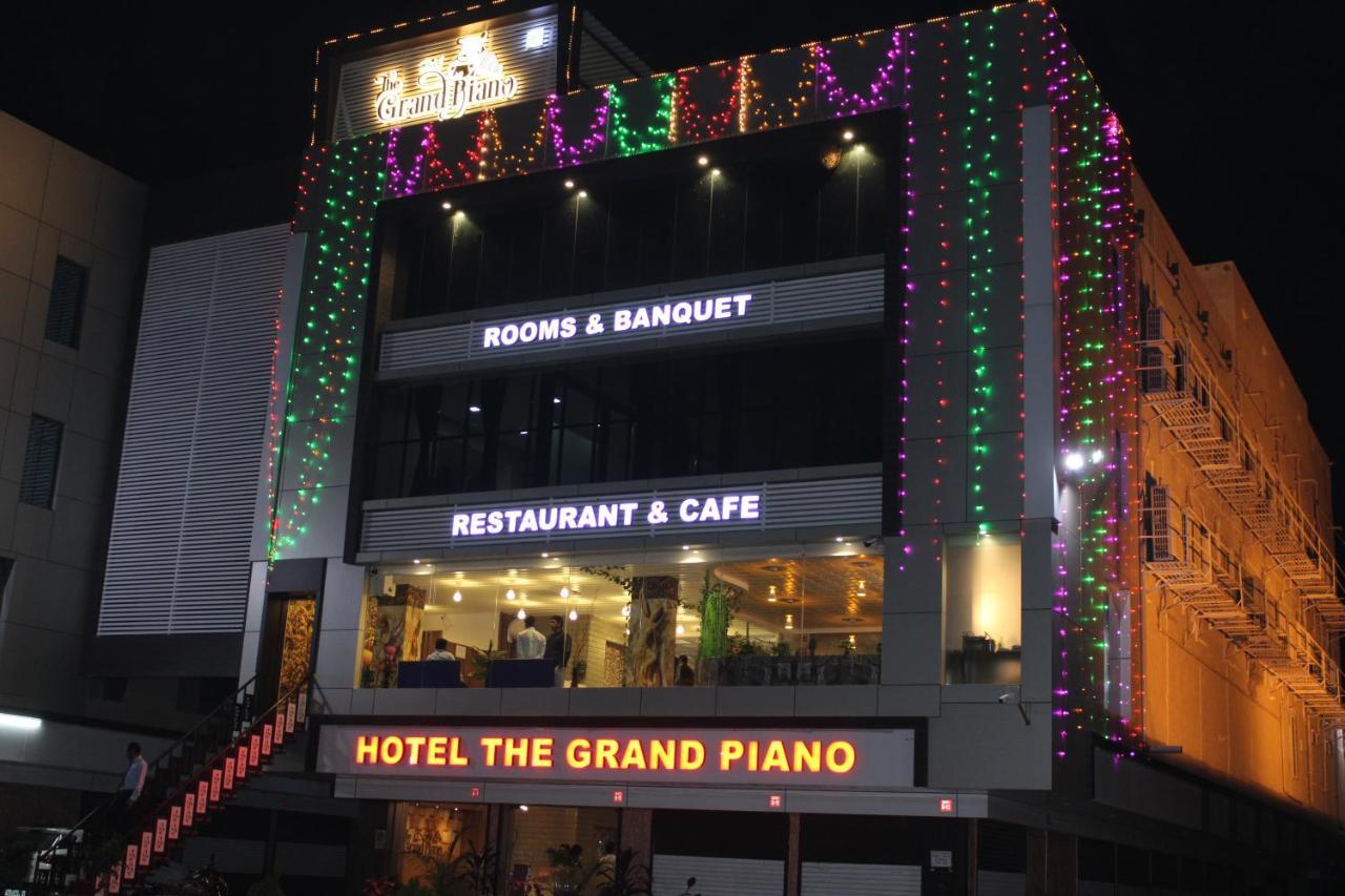 Hotel The Grand Piano - Best Business Hotel In Patan Bagian luar foto