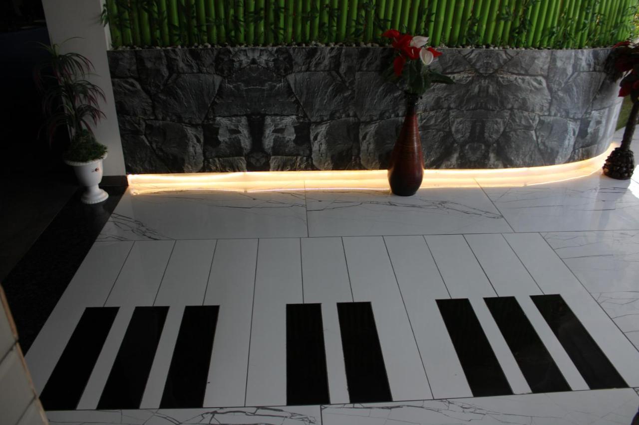 Hotel The Grand Piano - Best Business Hotel In Patan Bagian luar foto
