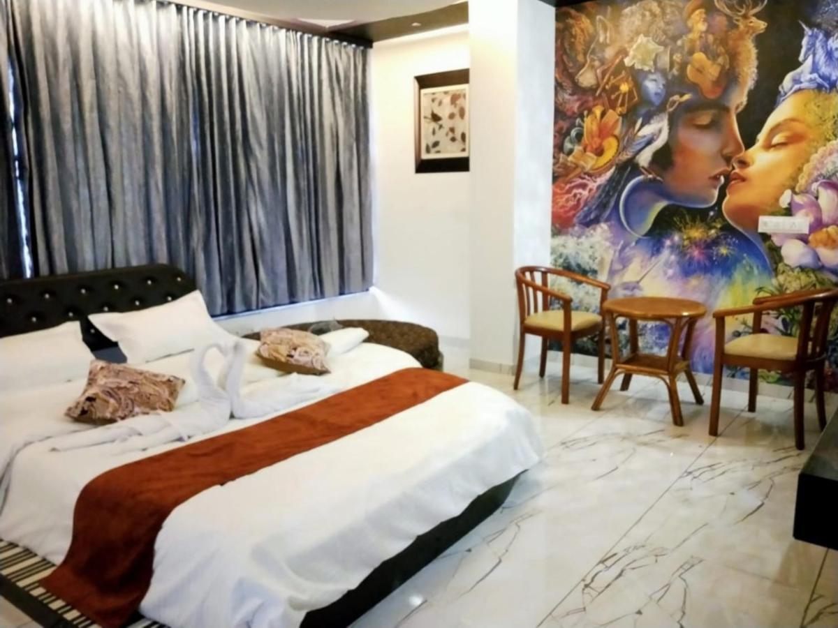 Hotel The Grand Piano - Best Business Hotel In Patan Bagian luar foto