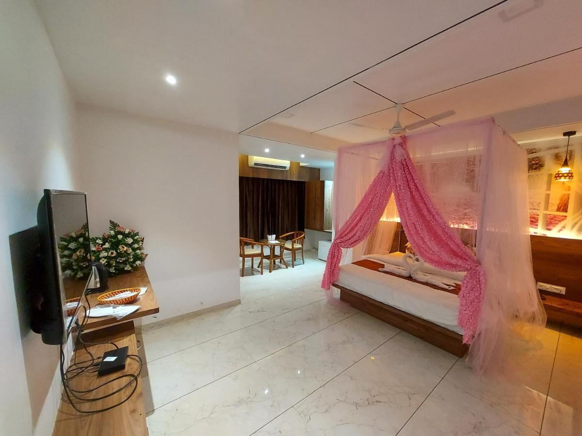 Hotel The Grand Piano - Best Business Hotel In Patan Bagian luar foto