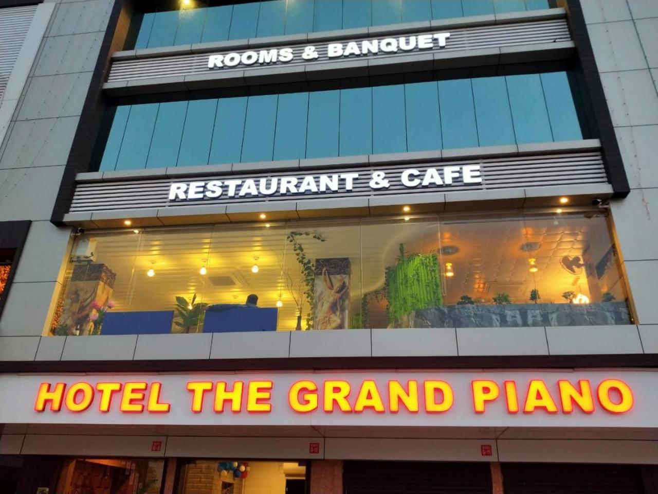 Hotel The Grand Piano - Best Business Hotel In Patan Bagian luar foto