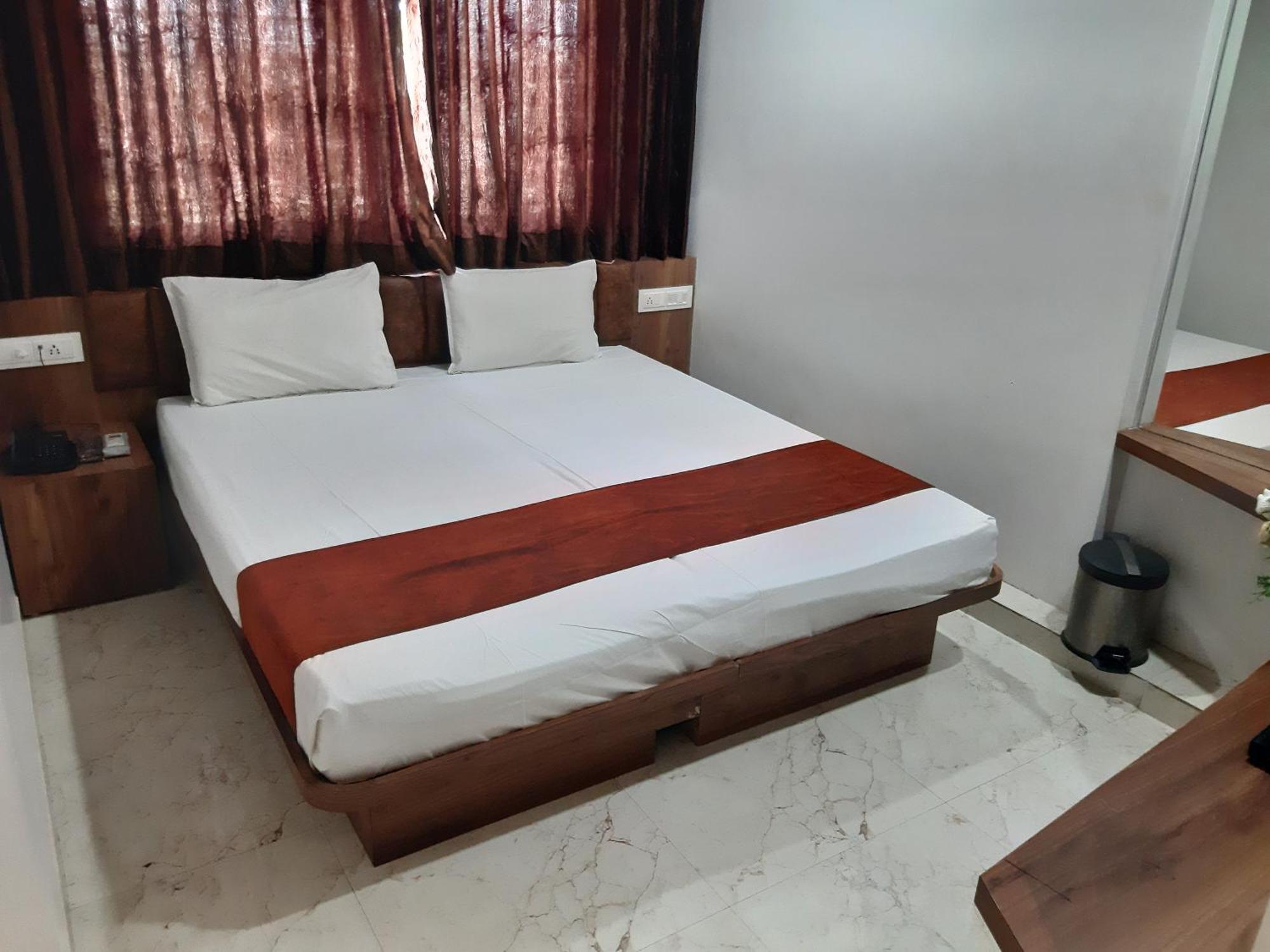 Hotel The Grand Piano - Best Business Hotel In Patan Bagian luar foto