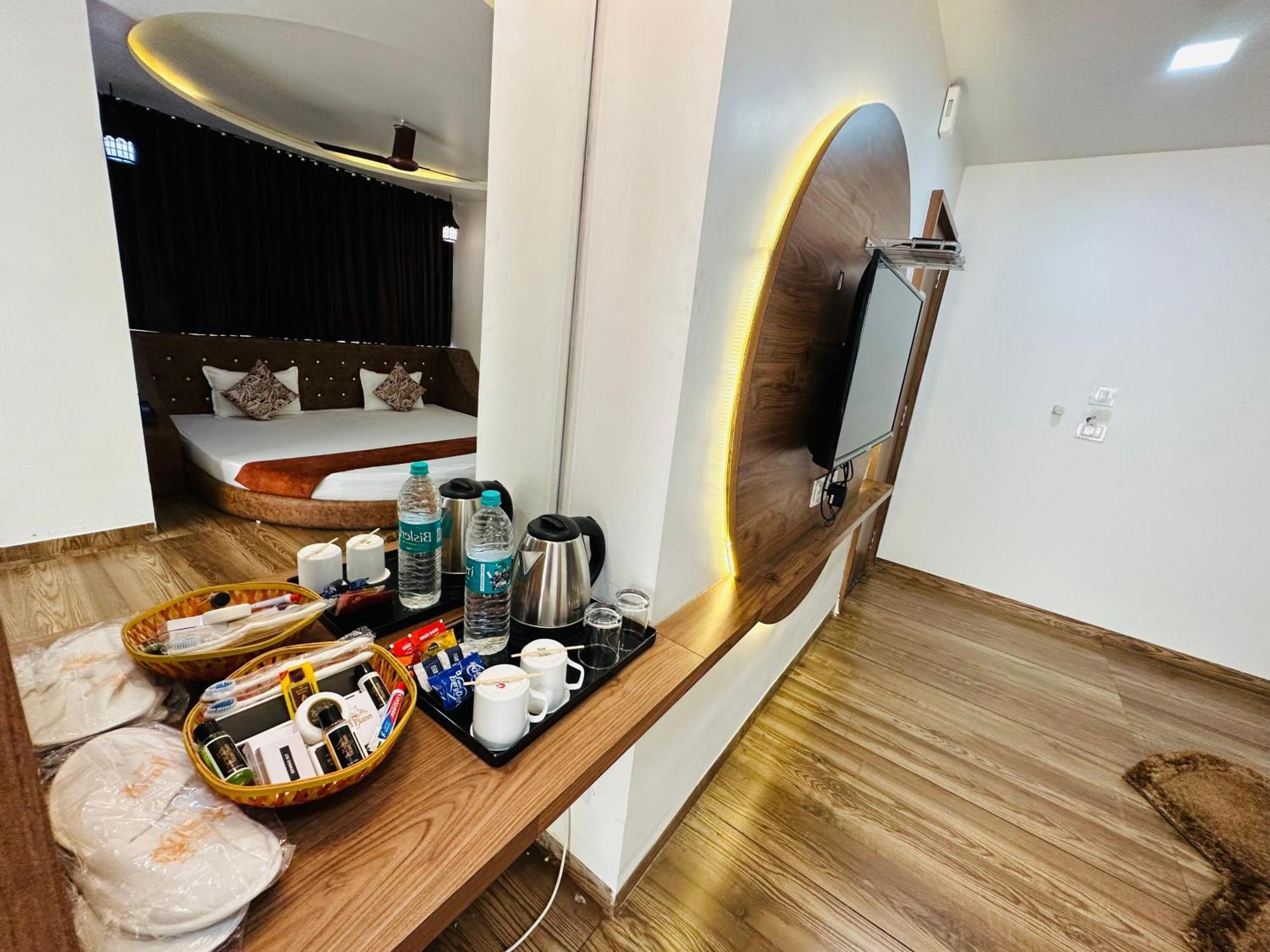 Hotel The Grand Piano - Best Business Hotel In Patan Bagian luar foto