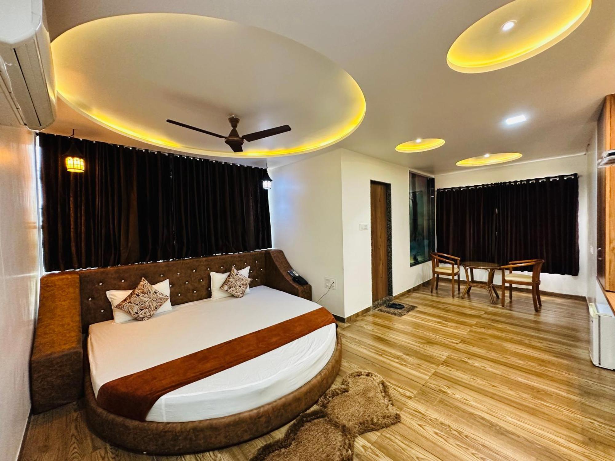Hotel The Grand Piano - Best Business Hotel In Patan Bagian luar foto